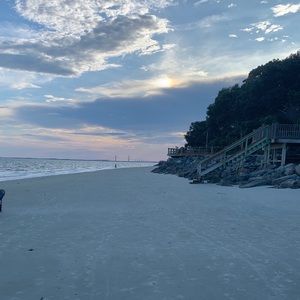 Meet your Posher, Joy